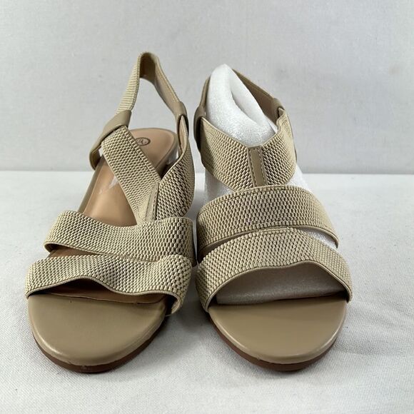 Bella Vita Jodi Stretch Sandals Natural size 10 W - Picture 2 of 8